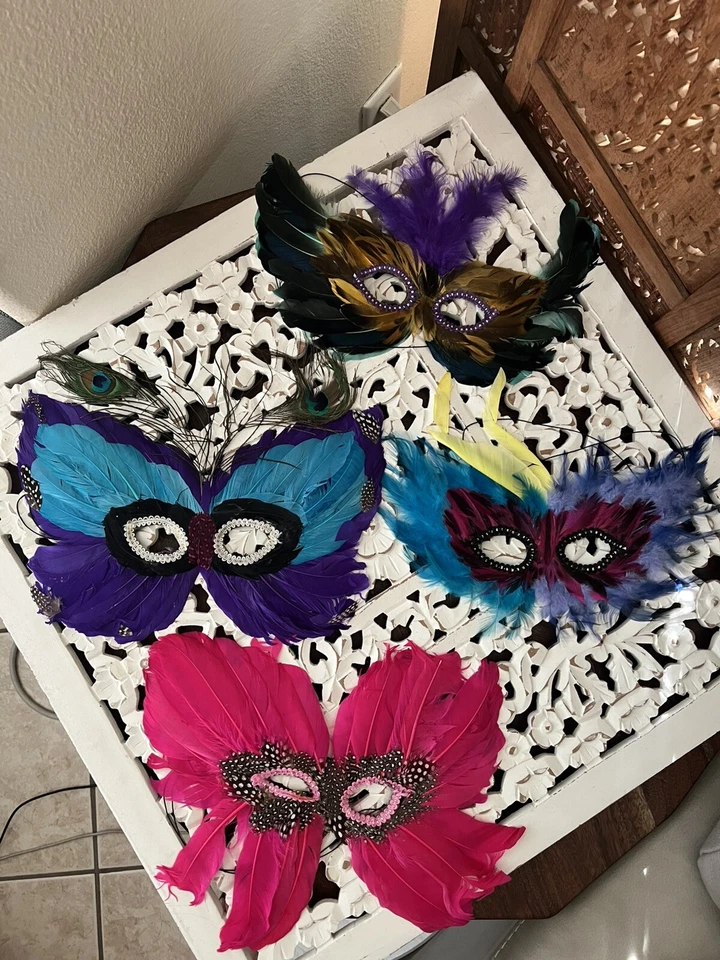 Lote de 4 Mascarillas Faciales Faciales Favor Fiesta Mascarada Mardi Gras De Colección Foto 1 de 4