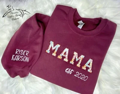 Sudadera bordada personalizada para mamá/mamá/abuela Foto 1 de 4