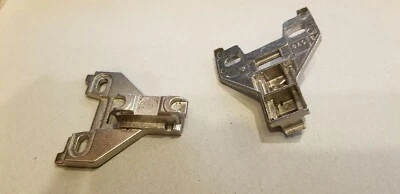 Placa adaptadora de marco frontal con clip Ferrari 4,5 mm de altura zinc fundido DIe $1,00 ea Foto 1 de 2