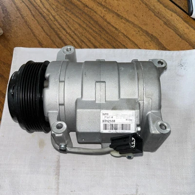 Compresor de aire acondicionado - Nuevo Global 6512538 para 04-09 Cadillac SRX 3,6 L-V6 Foto 1 de 4