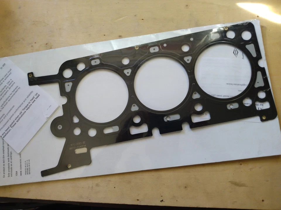 Junta de culata de motor VICTOR 54364 PARA Escape, Tribute, Taurus, Sable 3,0 L V6 Foto 1 de 2