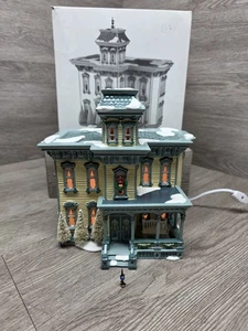 Dept 56 Christmas Snow Village Italianate Villa #54911 WBox And Light Chord READ - Picture 1 of 10