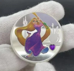 Disney Collective Medallion Coin Jeweled Heart Princesses - Rapunzel LE150 - Picture 1 of 4