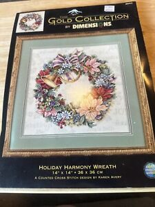 Dimensions Gold Collection HOLIDAY HARMONY WREATH Counted Cross Stitch Kit #8662