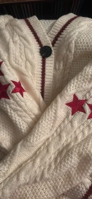 Cárdigan Taylor Swift Estilo Rojo, Talla M/L Foto 1 de 3