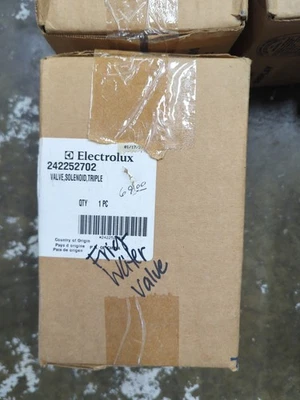 Válvula de agua para refrigerador Electrolux Frigidaire 242252702 AP5671757 PS7784018 Foto 1 de 4