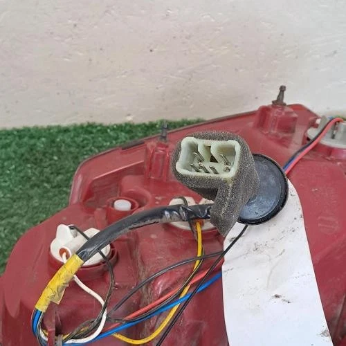 Feu arriere principal droit (feux) CHEVROLET AVEO 1 1.2 16V 95952067 - Photo 1/4