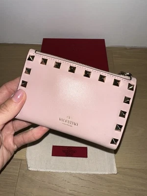 Carteira feminina Valentino Rockstud bi-fold couro rosa GZl15iof - Imagem 1 de 4