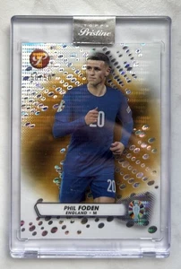 2023 Topps Pristine Road to UEFA Euro 2024 Gold Pulsar Refractor /50 Phil Foden - Bild 1 von 2