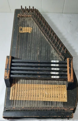 Vintage Oscar Schmidt 5 chord 23 string Autoharp - Image 1 of 4