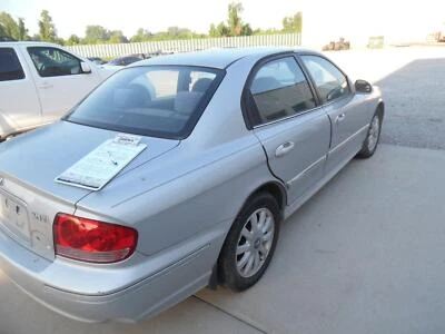 Corpo do acelerador de injeção de combustível usado serve: 2003 Hyundai Sonata 2.7L sem cruise cont - Imagem 1 de 4