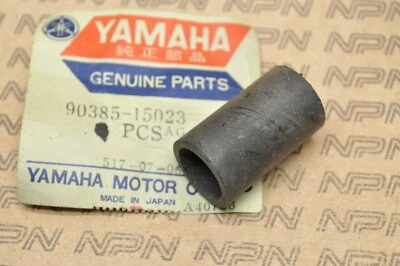 Buje de goma Yamaha GPX338 GPX433 soporte de motor 1975 nuevo fabricante original 90385-15023 Foto 1 de 2