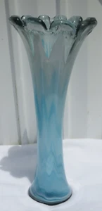 Vintage mundgeblasenes Kunstglas blau & weiß Stretch geschwungen schwer überbacken 17" hoch - Bild 1 von 13