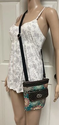 Bolso Bandolera Fossil Para Mujer Verde Azulado Cachemira Floral PVC Recubierto Cuero Borde Foto 1 de 4