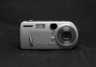 Sony Cyber-shot DSC-P72 3.2MP Digital Camera - Silver (NOT WORKING) - Image 1 of 4