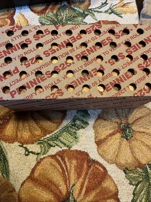 Sin buscar, sin abrir, caja sellada de centavos valor de $25, bonificación 1 rollo 2025 D ¡Leer! Foto 1 de 3