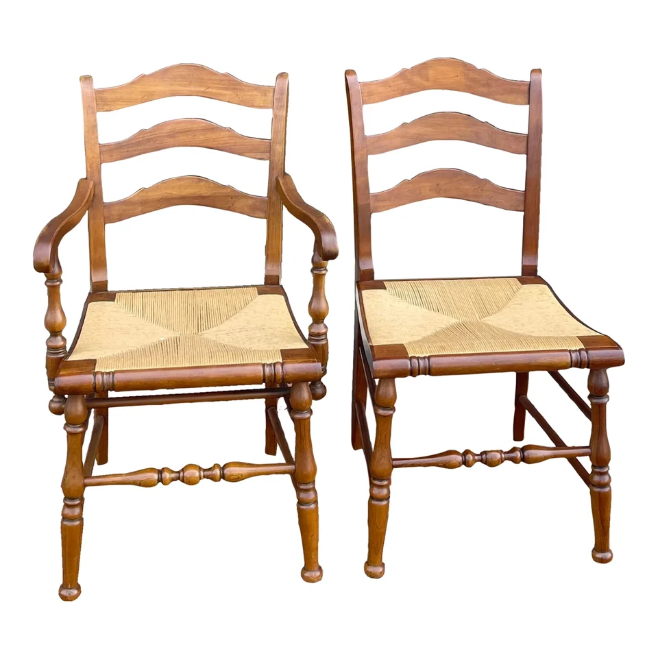 Par - Sillas de comedor Rush tradicionales con respaldo de escalera de cerezo Thomasville Bay Colony Foto 1 de 4