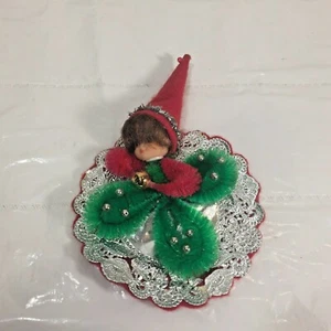 Vtg MCM Foil Felt Chenille Pipe Cleaner Girl w Elf Pixie Hat Xmas Fridge Magnet - Picture 1 of 4