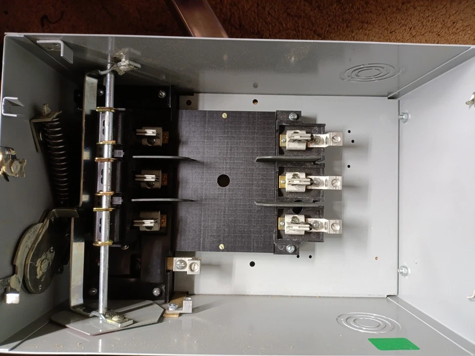 SIEMENS UV463G 100 AMP 600 VOLT 3PH 4W XL-U FUSIBLE SWITCH PLUG - Image 1 of 4