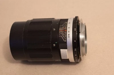 Soligor Teleobjektiv 1:2.8 135mm M42 mit Adapter für Pentax K mit Zubehörpaket - Bild 1 von 4