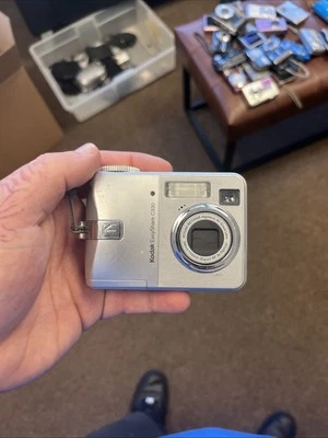 Parts Only Kodak EasyShare C330 4.0MP Digital Camera - Silver Untested - Image 1 of 2