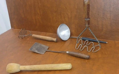 Lote de vitrines vintage de utensílios de cozinha - Imagem 1 de 4