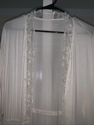 NEW Victoria’s Secret Robe Lace Size M/L Gown Ivory Long Sleeve Tulle Belt Foto 1 de 4