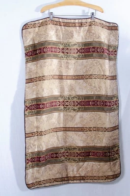 CROSCILL TOWNHOUSE BORGONHA VERDE OURO KING TRAVESSEIRO FARSA 21 X 37 - Imagem 1 de 4