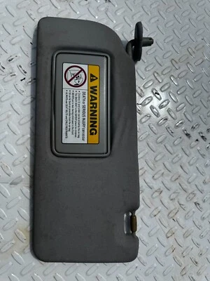 2002-2006 Acura RSX Driver Left Sun Visor Without Illumination 513616 - Image 1 of 3