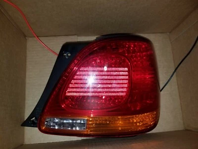 LEXUS GS300 GS430 2001 2002 2003 2004 2005 LUZ TRASERA DERECHA PASAJERO Foto 1 de 4