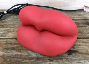 Red Lips Mouth Table Lamp - 2006 Collections Works!  Luscious Ruby Red Lips Lamp - Picture 1 of 7