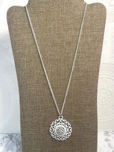 Vintage Monet Classic Ornate White Enamel Filigree Pendant Necklace 22" - Picture 1 of 8