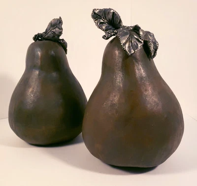 Núcleo de granja rústico de peras de resina Sandton Designs Foto 1 de 4