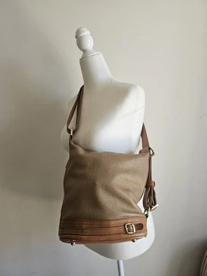 Bolso de Mano Valentina Cuero Guijarro Tostado Convertible Bolso Cubo Foto 1 de 4