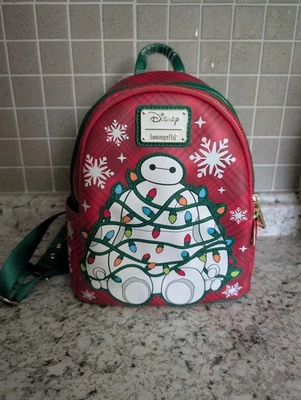 РАСПРОДАНО Loungefly Disney большой герой 6 Baymax праздник клетку подсветки мини рюкзак - Изображение 1 из 4