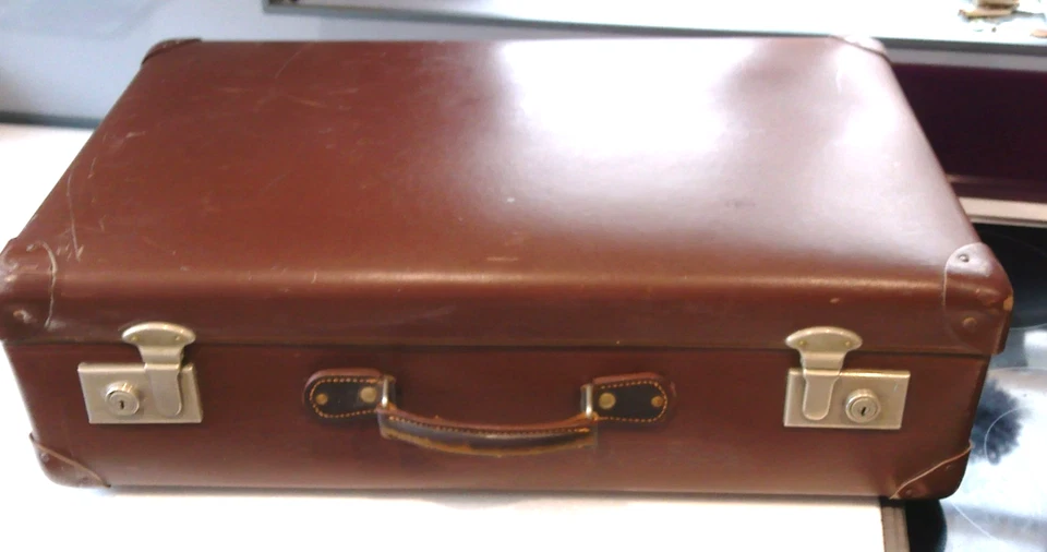VINTAGE 1950/60s Globetrotter hard shell suitcase World's Most Famous Suitcase - Image 1 of 4
