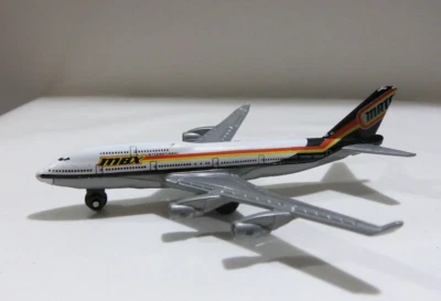 Avión comercial Matchbox Skybusters MBX Boeing 747-400 Foto 1 de 4