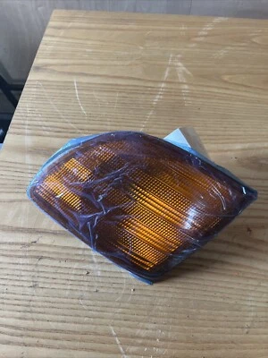 Caja Indicadora Delantera Izquierda Mercedes Benz Vito #51 #62521 W638 año 1999 Foto 1 de 4