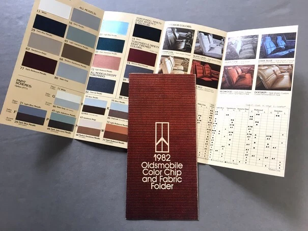 1982 Oldsmobile Color Paint and Vinyl Fabric Car Guide Brochure - Toronado 98 Foto 1 de 3