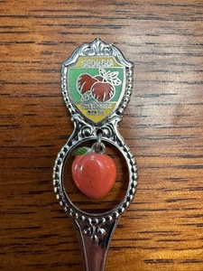 Vintage Souvenir Spoon US Collectible Georgia The Peach State with Peach Charm - Picture 1 of 4