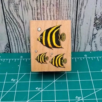 PECES TROPICALES Agua Salada Ángel Peces Vida Marina Acuática Toda la Noche Media Goma Sello Foto 1 de 4