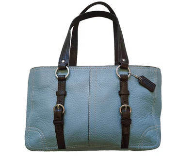 Bolso de hombro Coach Chelsea de cuero azul con hebilla Foto 1 de 4