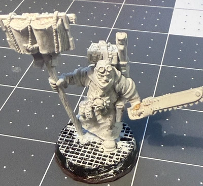 Warhammer 40k Hermanas de Batalla Imperial Misionero Espada de Cadena Sororitas METAL Foto 1 de 2