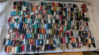 Nähgarn Konvolut, Farben Gutermann, Amann, Gögginger, MEZ,...Sticken Nähmaschine - Bild 1 von 4