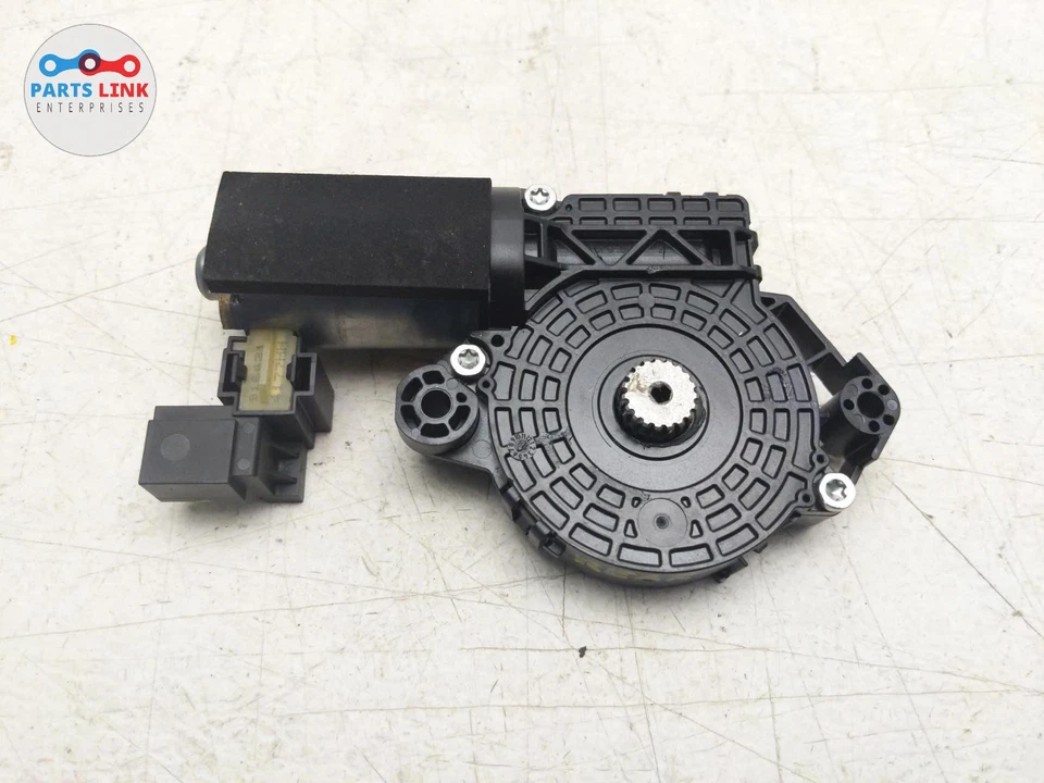 2014-17 MERCEDES S550 后部日光月亮阴影电机齿轮 W222 S450 S600 E400 450 — 第 1/4 张图片