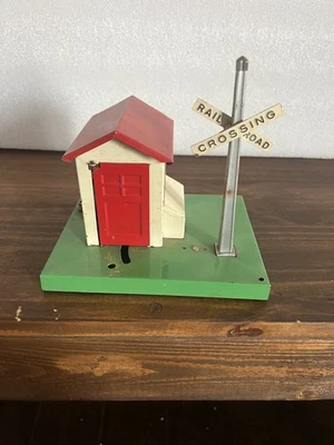Vintage Lionel CROSSING GATE STATION O Gauge - Untested - Image 1 of 4