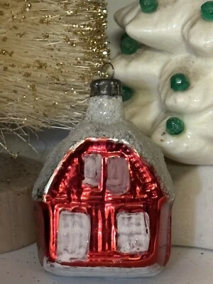 Antiguo adorno de Navidad antiguo de vidrio de mercurio rojo para casa de granero con nieve brillante ¡LINDO! Foto 1 de 4