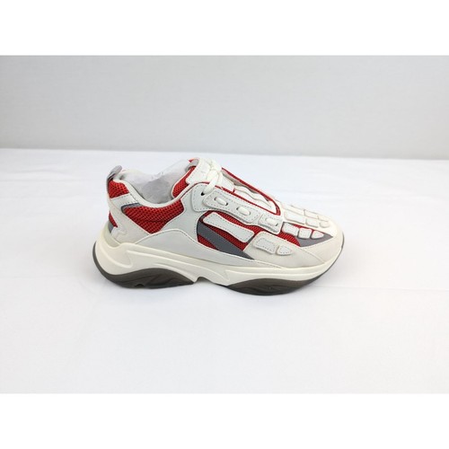 Foto 1 di 24