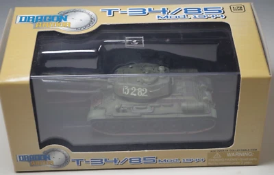 DRAGON ARMOR T-34/85 5th GUARDS ARMORED CORPS PRAGUE 1945 MODEL WITH DISPLAY NIB - Image 1 of 4