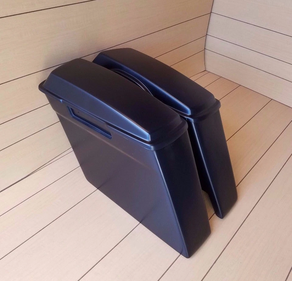 ALFORJAS ESTIRADAS 4" SIN CORTES DE ESCAPE Y TAPAS PARA HARLEY DAVIDSON 89-2013  Foto 1 de 4